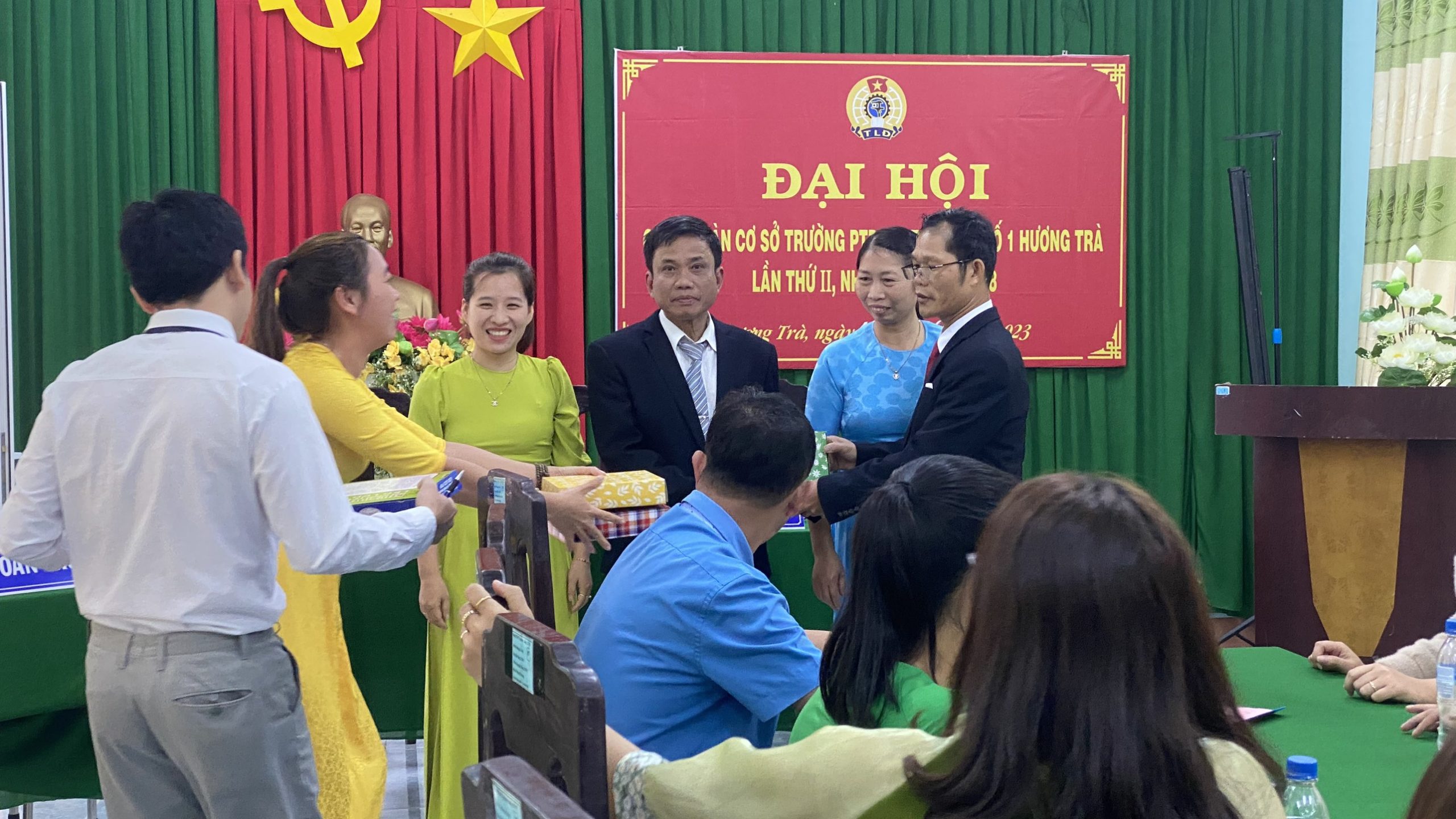 ĐẠI HỘI CÔNG ĐOÀN CƠ SỞ TRƯỜNG PTDTBT TIỂU HỌC SỐ 1 HƯƠNG TRÀ NHIỆM KỲ 2023 – 2028 ĐẠI HỘI CÔNG ĐOÀN CƠ SỞ TRƯỜNG PTDTBT TIỂU HỌC SỐ 1 HƯƠNG TRÀ NHIỆM KỲ 2023 – 2028